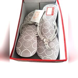 NIB Guess retro platform sandals size 10